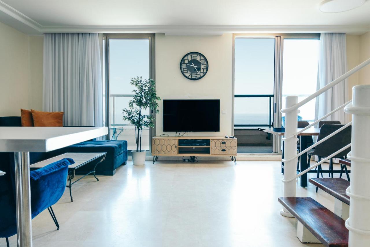 Almog Beach Apt Hotel מלון דירות אלמוג ביץ' Haifa Bagian luar foto
