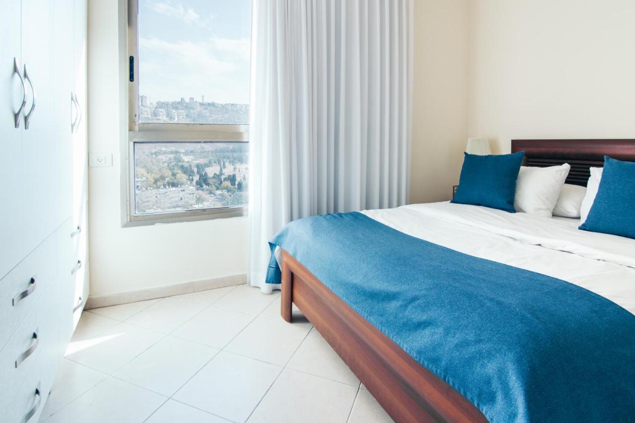 Almog Beach Apt Hotel מלון דירות אלמוג ביץ' Haifa Bagian luar foto