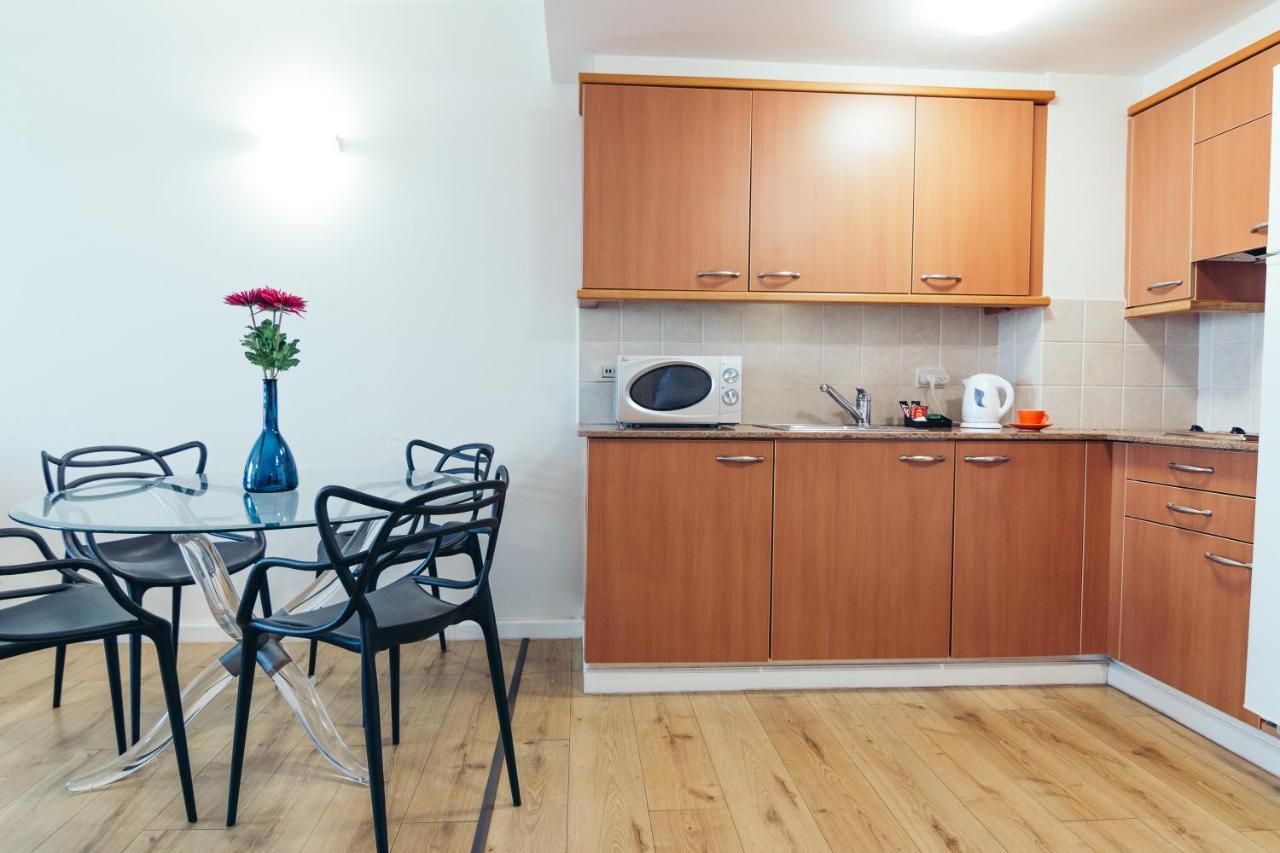 Almog Beach Apt Hotel מלון דירות אלמוג ביץ' Haifa Bagian luar foto