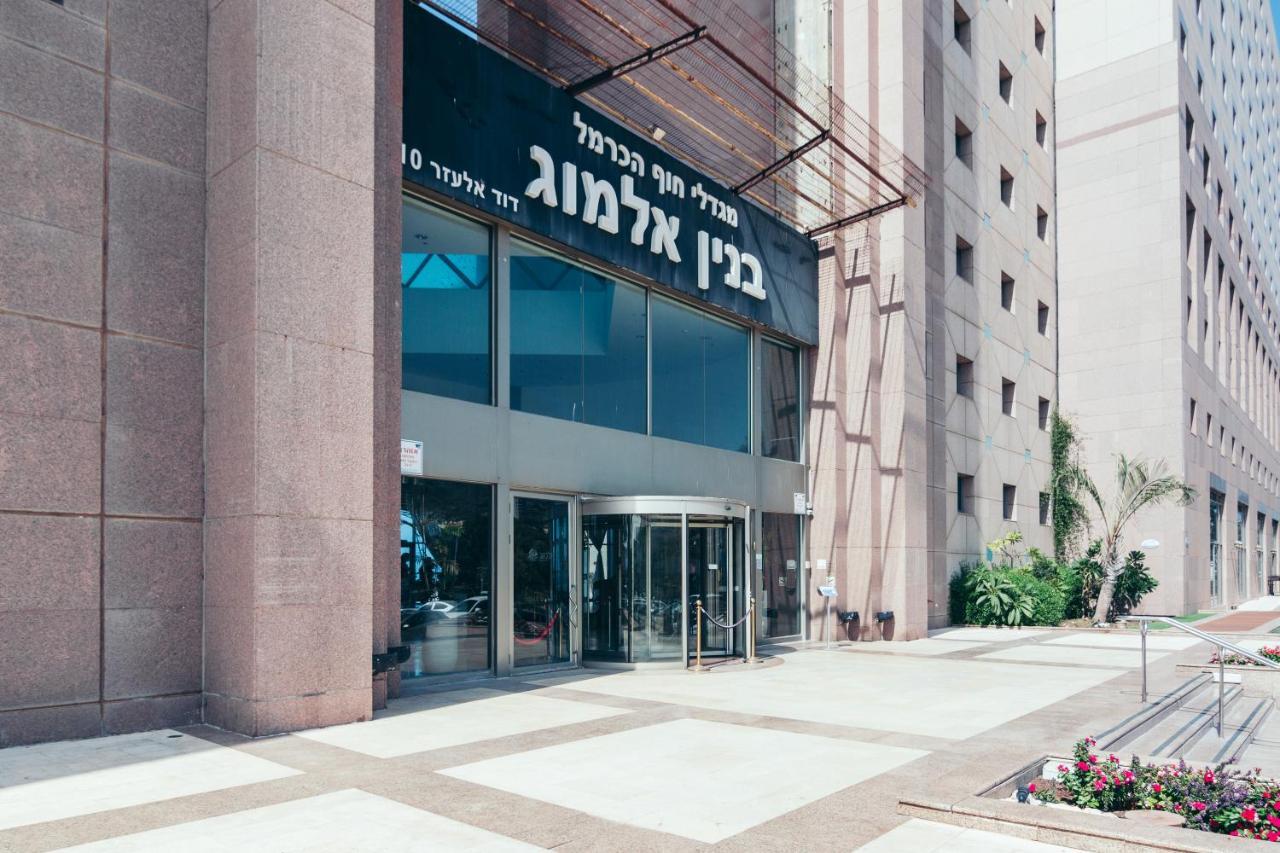 Almog Beach Apt Hotel מלון דירות אלמוג ביץ' Haifa Bagian luar foto
