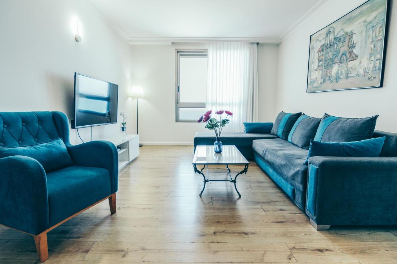 Almog Beach Apt Hotel מלון דירות אלמוג ביץ' Haifa Bagian luar foto