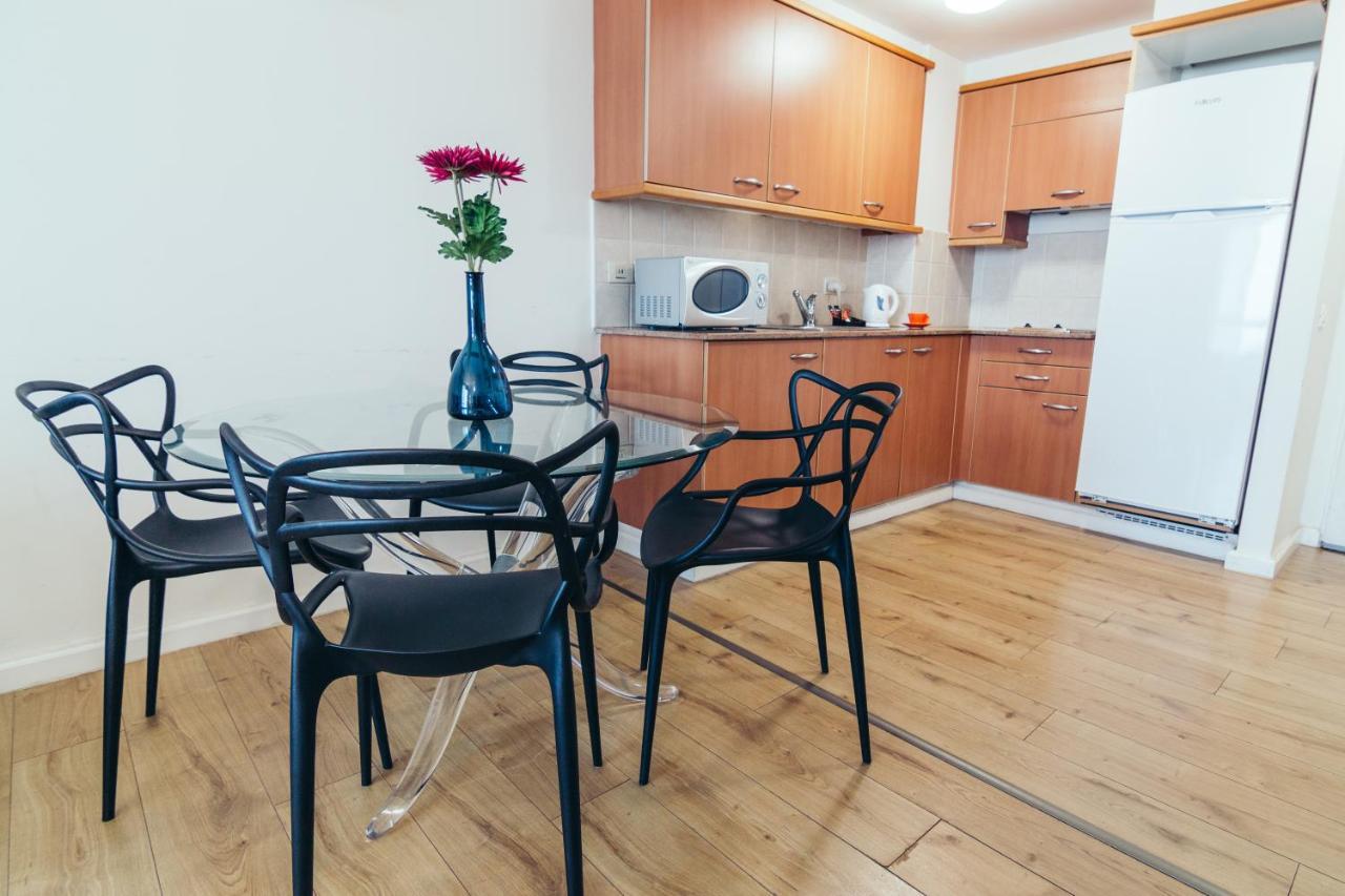 Almog Beach Apt Hotel מלון דירות אלמוג ביץ' Haifa Bagian luar foto
