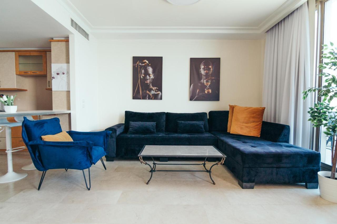 Almog Beach Apt Hotel מלון דירות אלמוג ביץ' Haifa Bagian luar foto